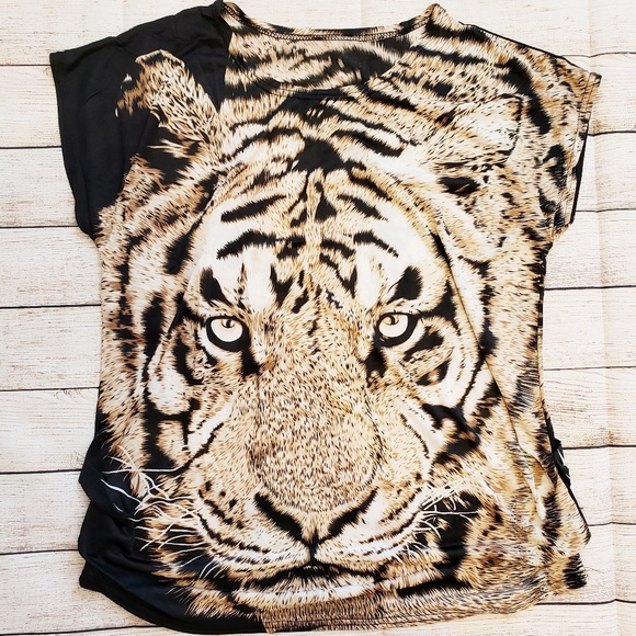 Tops - TIGER GRAPHIC T-Shirt
